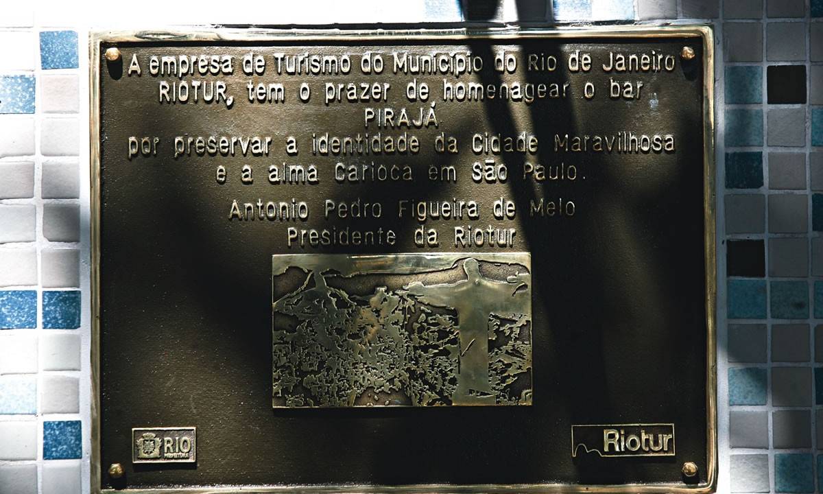 2284 mistérios da cidade - bar pirajá - placa RJ