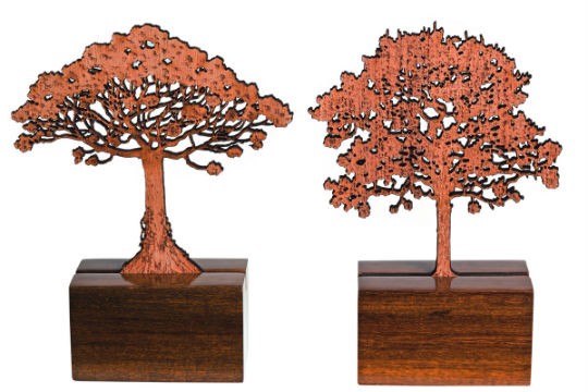 Árvores de madeira da artista Ana Paula Castro, R$ 136,00 cada uma. IT, Rua dos Coropés, 88, Pinheiros, tel.: 3554-0737.