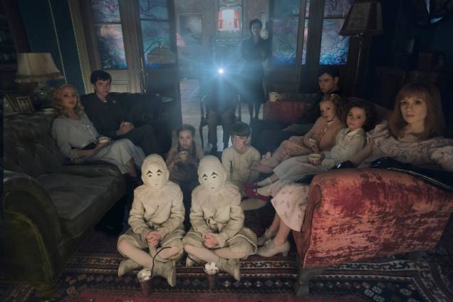 O Lar das Crianças Peculiares: Jake decide proteger o grupo de órfãos dos terríveis hollows O Lar das Crianças Peculiares: Jake decide proteger o grupo de órfãos dos terríveis hollows