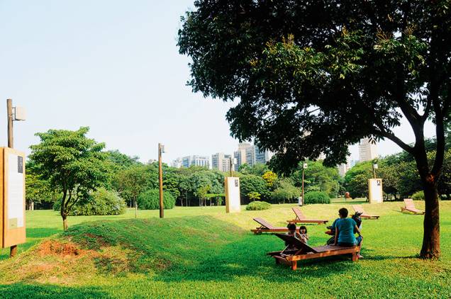Na zona oeste, o Parque Villa-Lobos também tem suspeita de contaminação. Em pelo menos um ponto do parque já foi detectado gás metano. Antes de ser parque, o local era um depósito de lixo oriundo do Rio Pinheiros Na zona oeste, o Parque Villa-Lobos também tem suspeita de contaminação. Em pelo menos um ponto do parque já foi detectado gás metano. Antes de ser parque, o local era um depósito de lixo oriundo do Rio Pinheiros