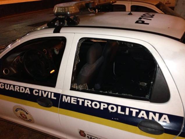 	Carro da GCM foi depredado por manifestantes