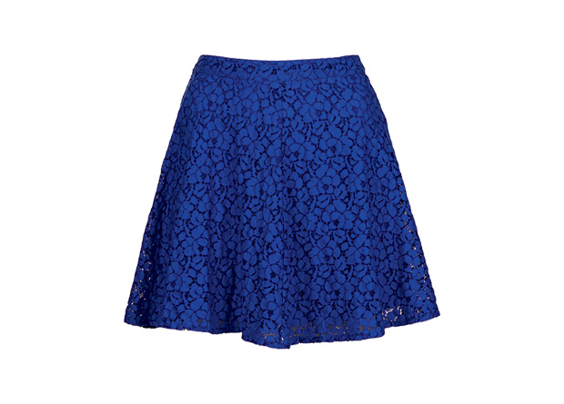 	Saia de algodão e náilon. Aposte no contraste com blusas de tricô, camisetas ou camisas masculinas. R$ 139,00. Shopping JK Iguatemi, ☎ 3152-6002, www.topshop.com.