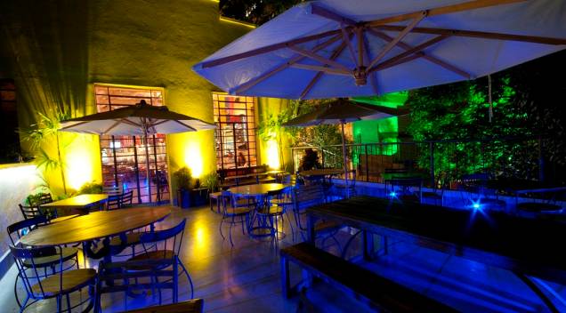 Bar-restaurante: pratos fartos e de estilo caseiro Bar-restaurante: pratos fartos e de estilo caseiro