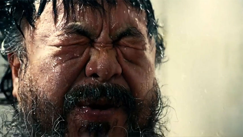 Clipe Dumbass, de Ai Weiwei