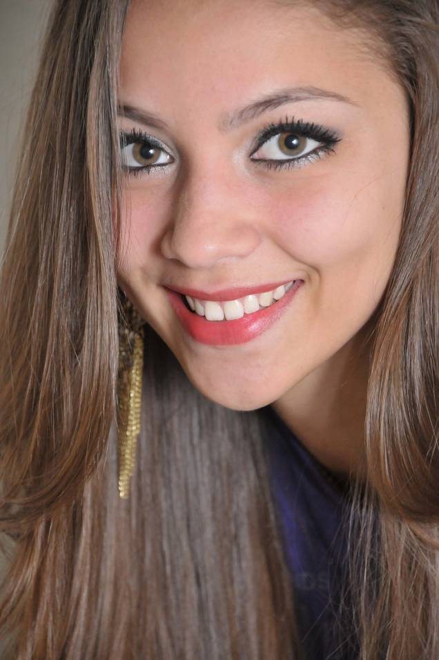 Mariely Fernandes: 18 anos, promotora de eventos