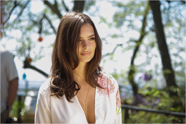Música, Amigos e Festa: Emily Ratajkowski