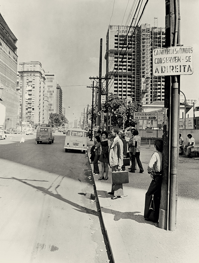 Avenida Paulista, nos anos 70: antes da reforma do escritório Cauduro Martino.