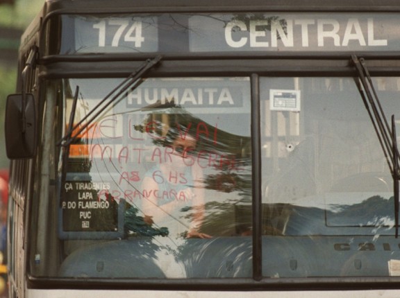 O documentário Ônibus 174 (2002): estreia do cineasta do cinema