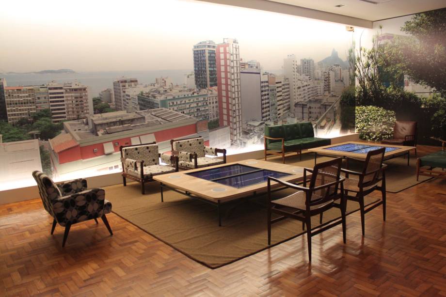 Exposição reproduz famosa cobertura do artista, em Ipanema, palco de reuniões memoráveis com artistas e intelectuais