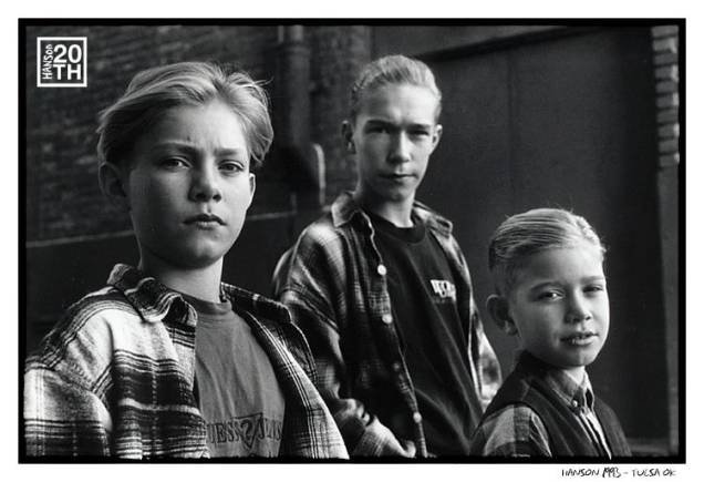 Os meninos, em foto de 1993, na cidade de Tulsa, Oklahoma, onde nasceram