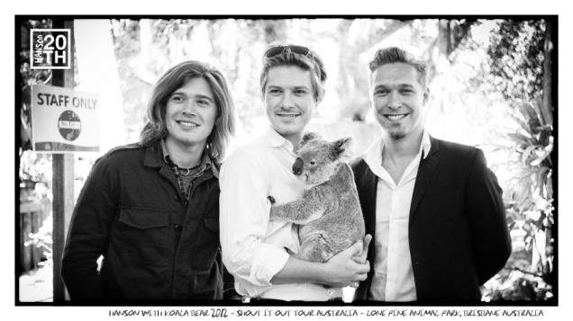 Em Brisbane, na Austrália, Taylor Hanson segura um coala. 2012
