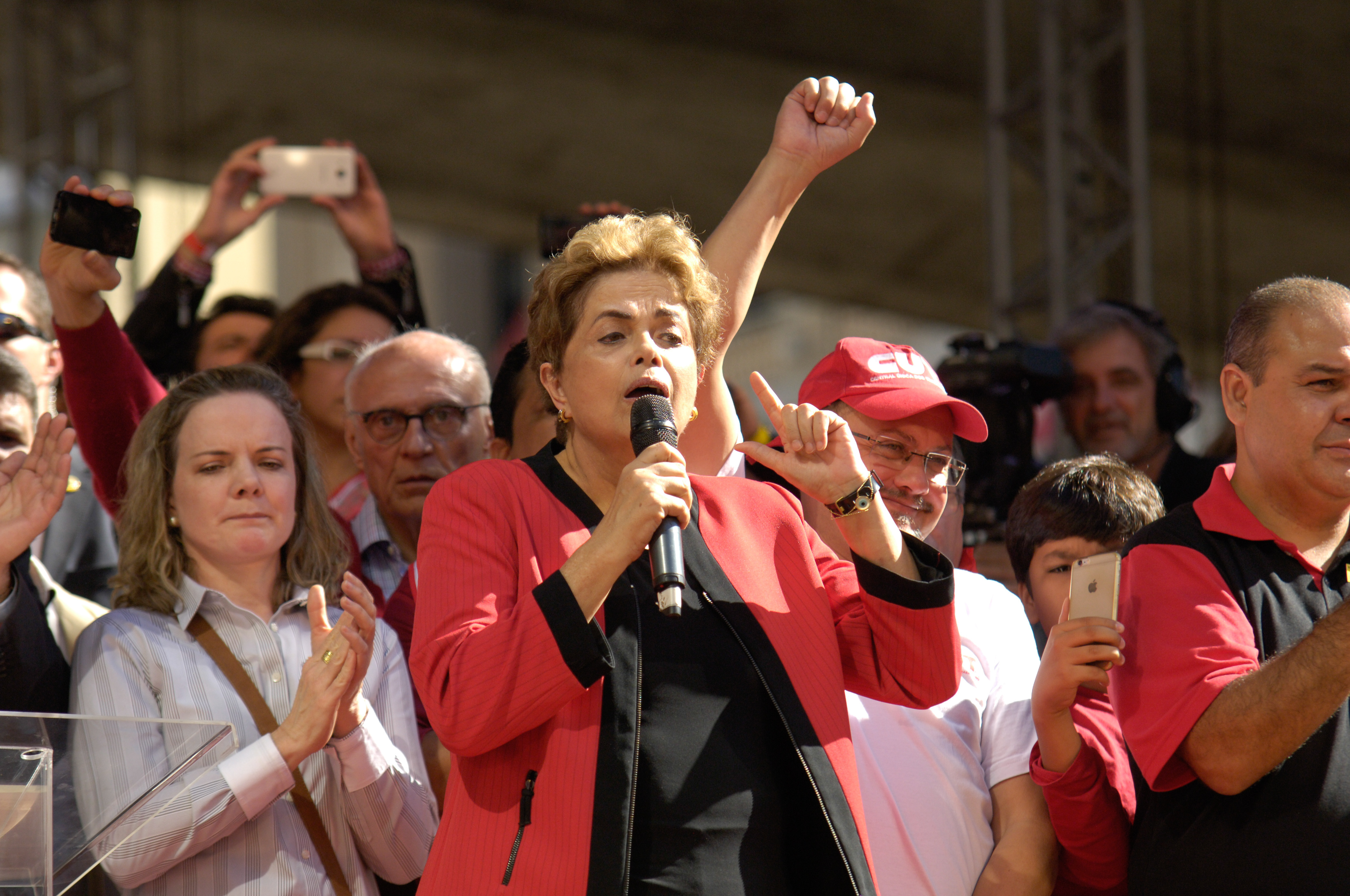 dilma dia do trabalho anahnagabaú