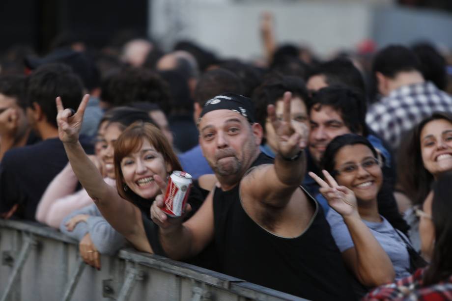 	A platéia vibra com a volta do Ira! aos palcos