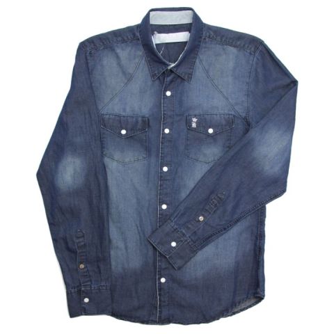 Camisa jeans com linho, R$ 398,00, do <a href="https://loja.sergiok.com.br/" rel="Sérgio K." target="_blank">Sergio K.</a>