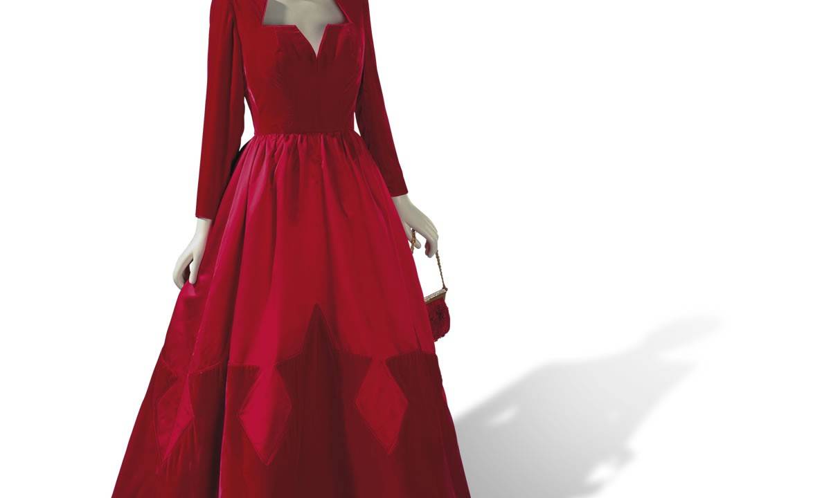 Leilão - Elizabeth Taylor - Luxo - Vestido Valentino de veludo e seda
