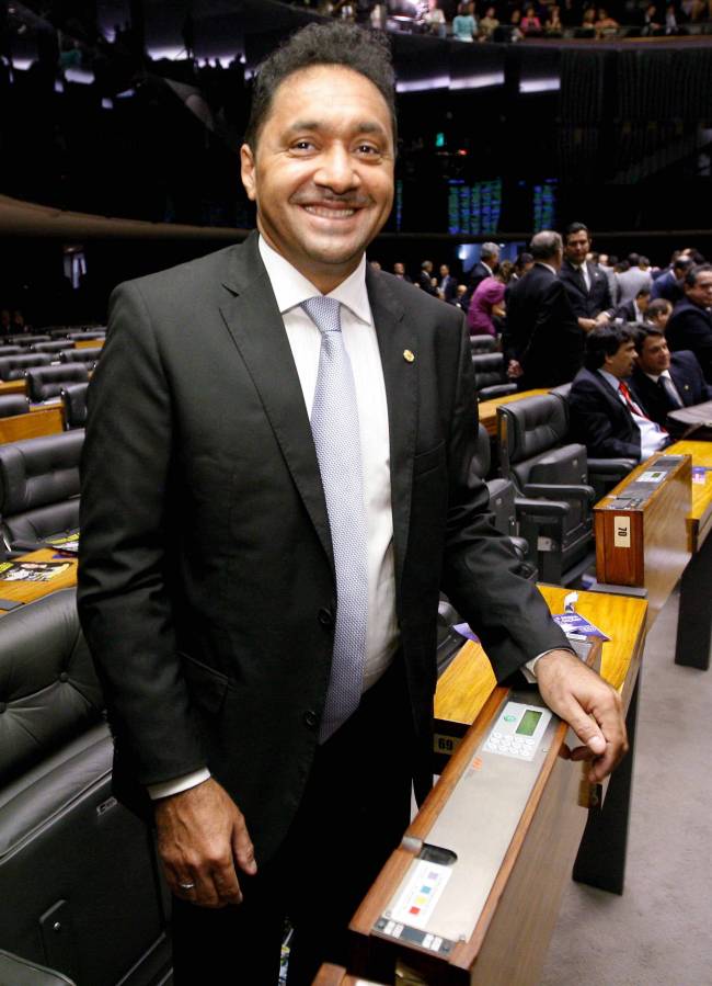 o-deputado-federaltiririca-durante-sessao-para-eleger-o-novo-presidente-da-camar.jpeg O deputado federalTiririca durante sessão para eleger o novo presidente da Câmar