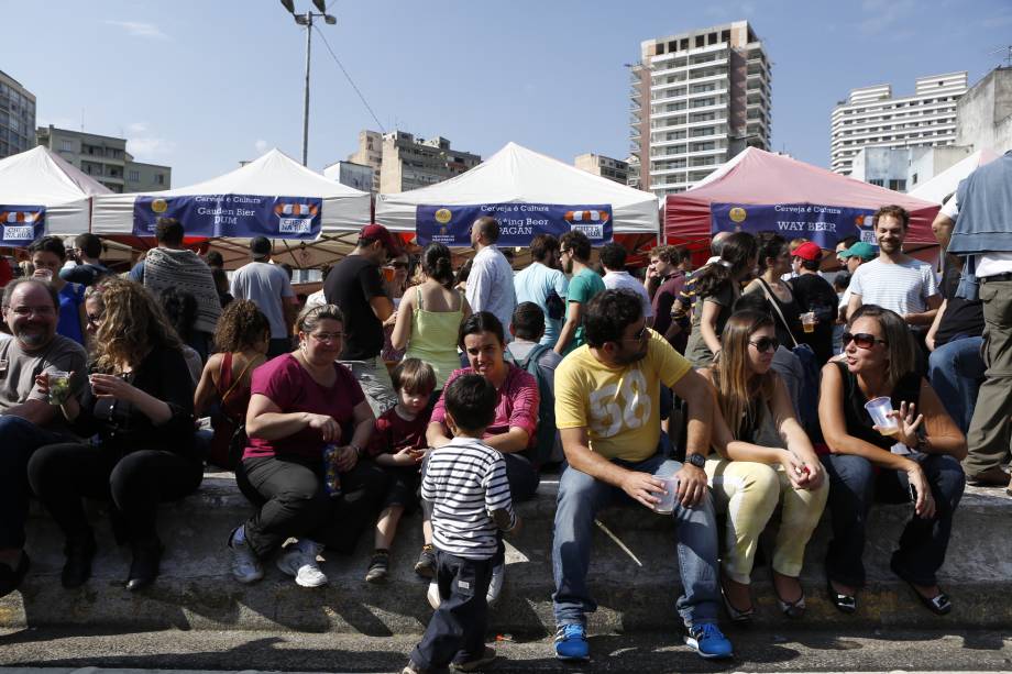 O público na edição da feira O Mercado durante a Virada Cultural 2014 