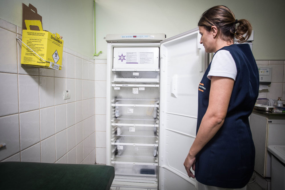 Filas por vacina contra H1N1 continuam em clínica particular