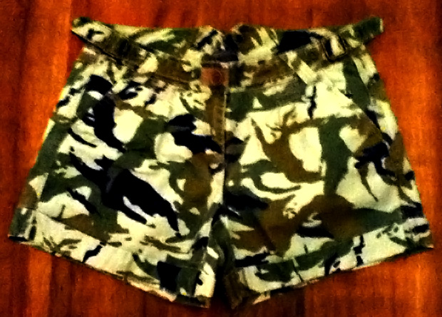 Short. Pre&ccedil;o: R$ 15,00