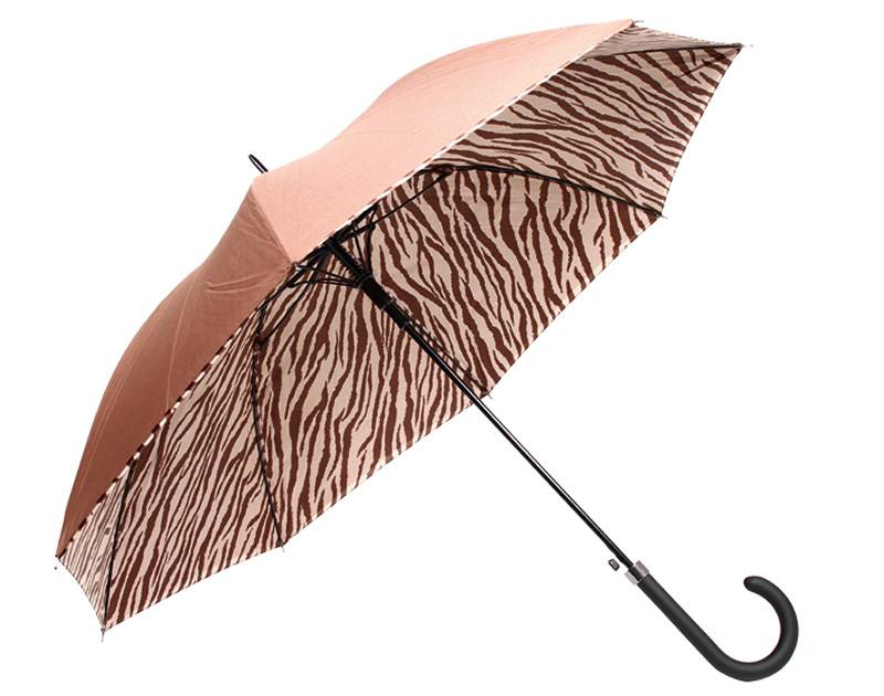	Deu zebra. Desenhado, o forro de poli&eacute;ster se destaca. R$ 79,00. Macsi Acess&oacute;rios, www.macsiacessorios.com.br.