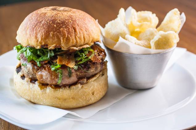 No Esquina Mocotó, opções como o porcoburguer fazem sucesso No Esquina Mocotó, opções como o porcoburguer fazem sucesso
