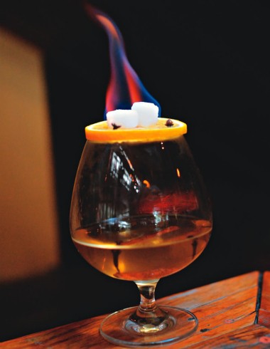 Drinque flambado, do Praça São Lourenço - Inverno - 2224