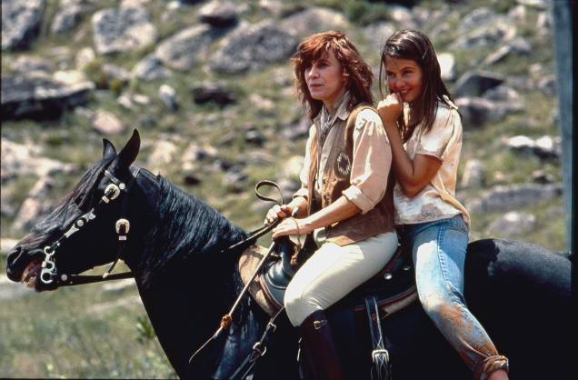 A atriz com Adriana Esteves em "Pedra Sobre Pedra"(1992): a atriz se destaca na televisão