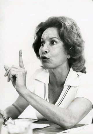 	A atriz Cleyde Yáconis em entrevista ao Serviço Nacional de Teatro em 1975