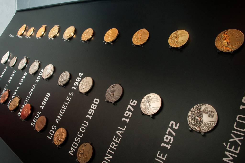 Público pode carregar a tocha olímpica em exposição gratuita na Fiesp