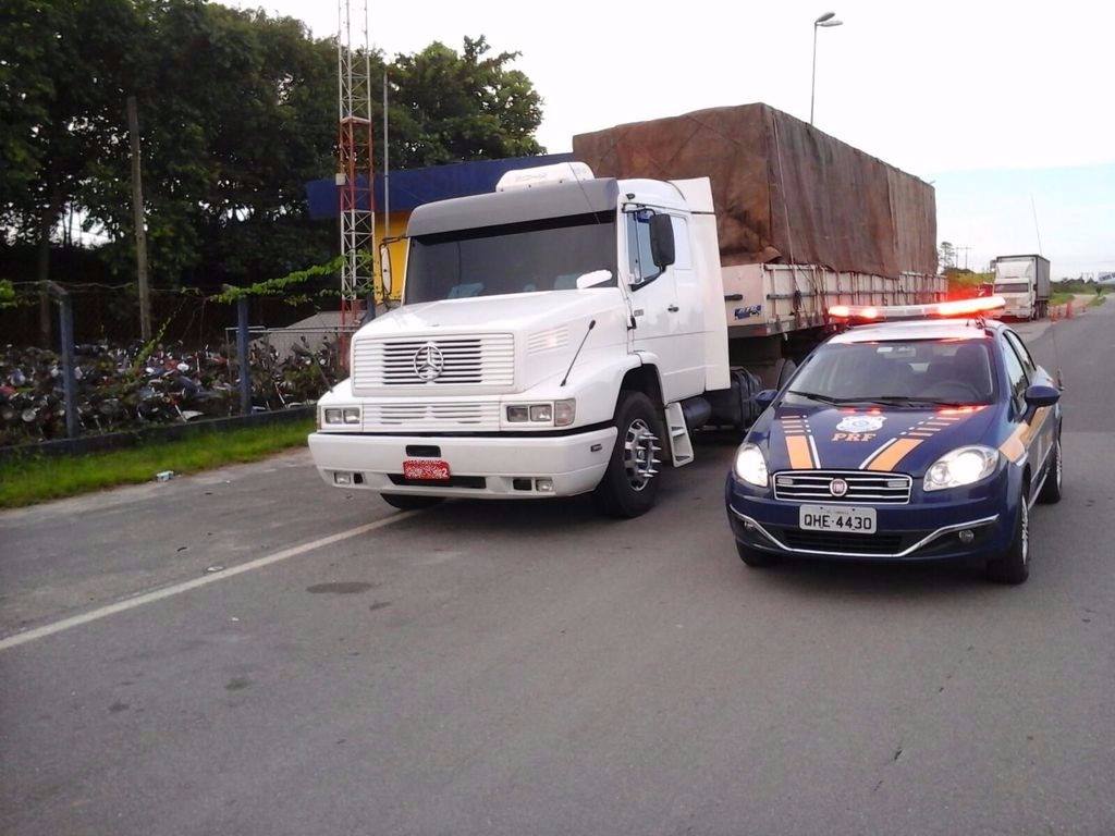 caminhão - Polícia rodoviária
