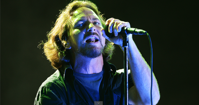 Pearl Jam encerra festival Lollapalooza