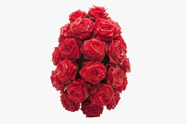 Chocolate belga ao leite decorado com flores de coco (250 gramas): R$ 100,00 Chocolate belga ao leite decorado com flores de coco (250 gramas): R$ 100,00
