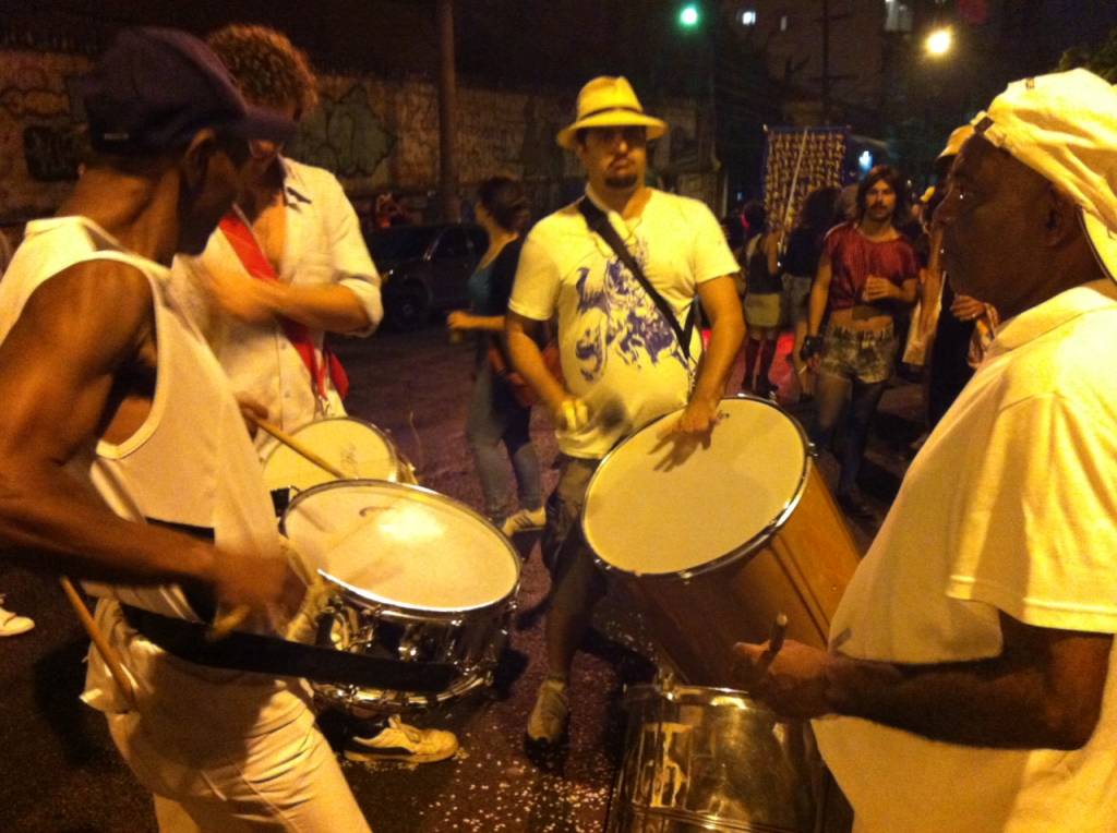 	Concentra&ccedil;&atilde;o do bloco Vai Quem Qu&eacute;, em Pinheiros - 9/2/2013