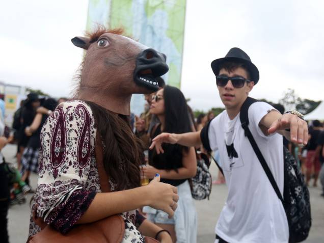 Fantasia de cavalo: irreverência do público marcou festival