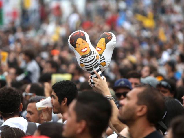 Em meio aos shows: protestos Em meio aos shows: protestos