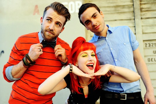 A banda Paramore, em nova formação: trio irá contratar músicos