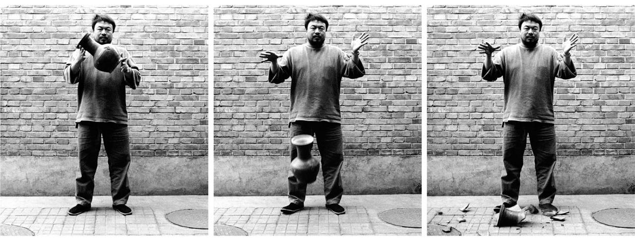 Ai Weiwei - Dropping a Han-Dynasty Urn - 1995