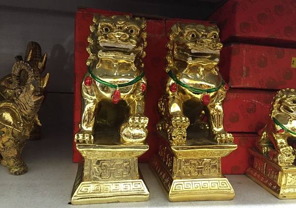 Estatueta dupla de leão chinês (70 reais)