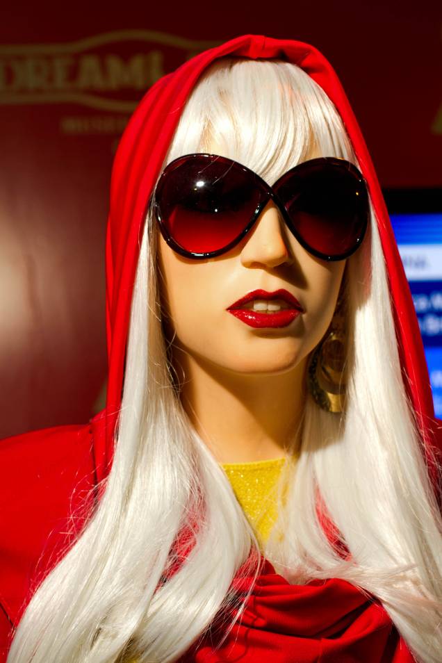 Lady Gaga: com o visual chamativo, a réplica reproduz os looks marcantes da cantora pop