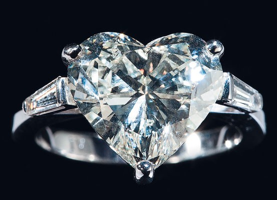 Anel de ouro branco com diamante em forma de coração de 5 quilates, Jack Vartanian