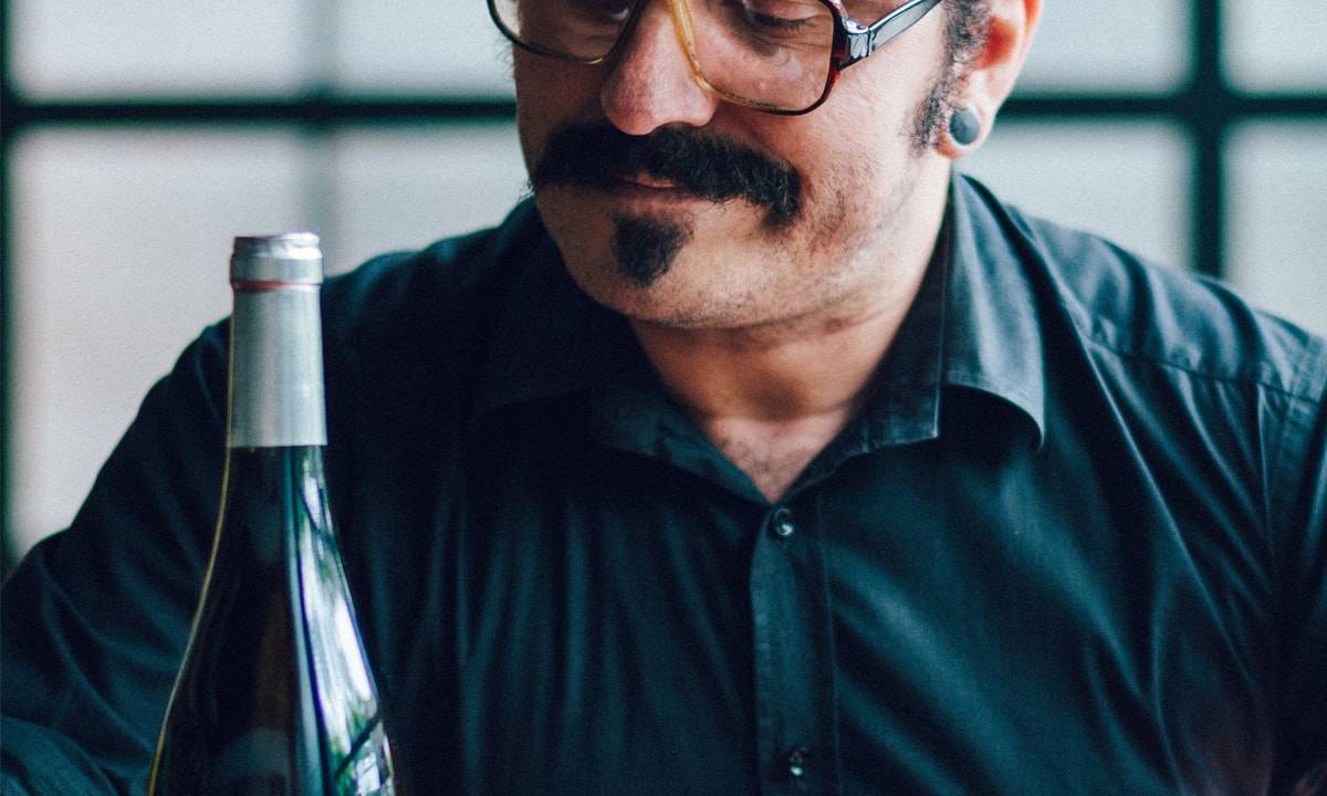 Adiu Bastos, sommelier do restaurante TUJU