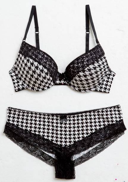 	Conjunto de lingerie pied de poule. R$ 34,90.