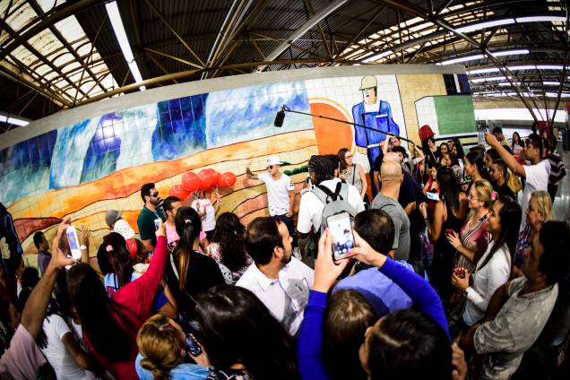 O funkeiro reuniu vários fãs no metrô