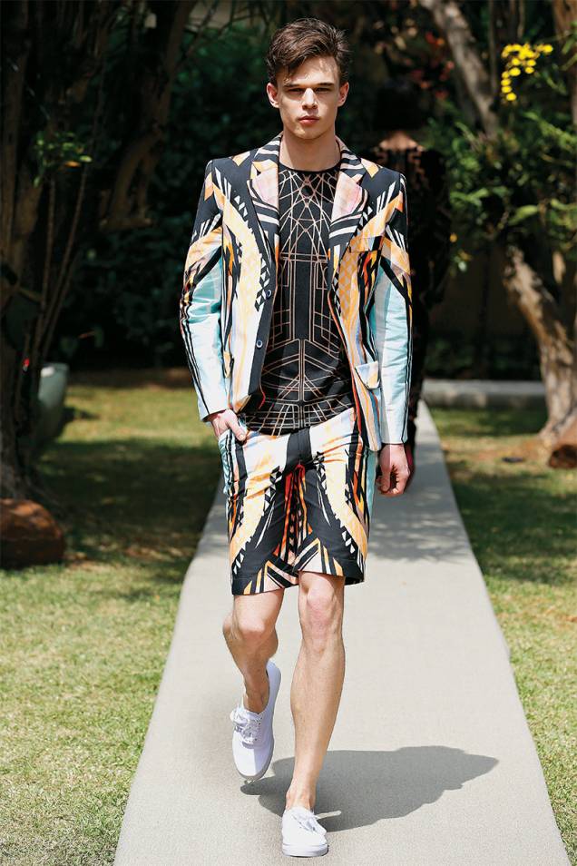 Coleção verão 2015: pela primeira vez a estilista faz roupas masculinas Coleção verão 2015: pela primeira vez a estilista faz roupas masculinas
