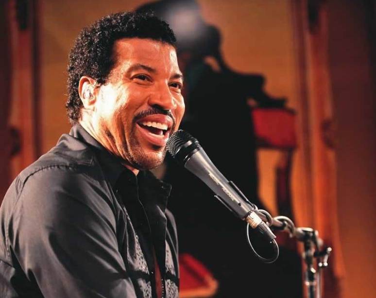 O cantor e compositor americano Lionel Richie: desde 1968 embalando casais