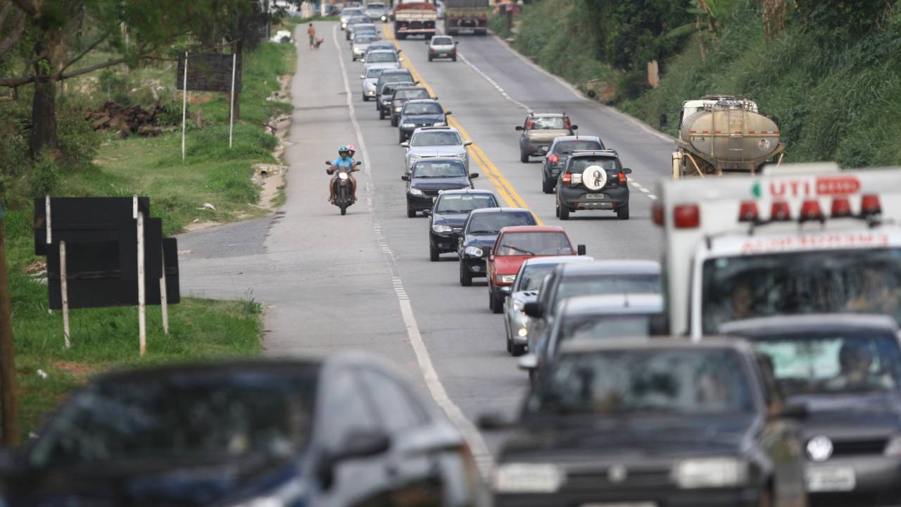 Rodovia Fernão Dias trânsito congestionamento estrada