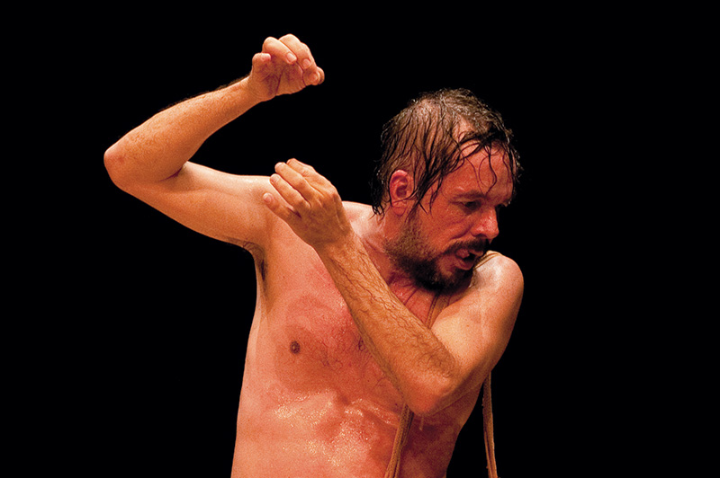 Júlio Adrião: performance surpreendente