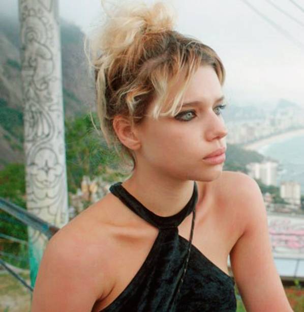 A Frente Fria que a Chuva Traz: Bruna Linzmeyer, atuação sem pudores