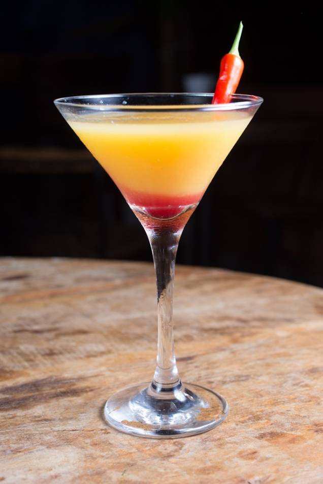 O passion martini leva vodca, maracujá e um toque de molho Tabasco