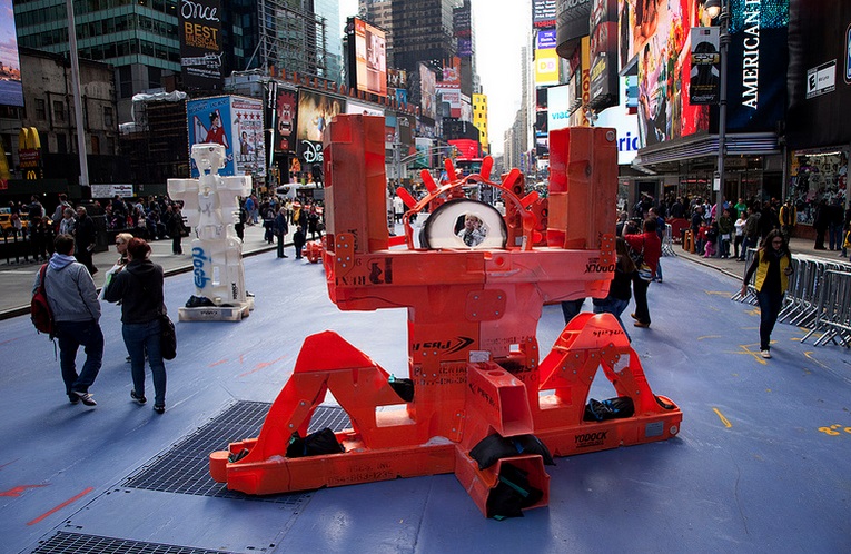 Obras ocuparam a Times Square, em Nova York, em 2012